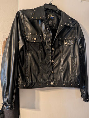 Women's Instant Action Black Faux Leather Jacket w/silver studs/buttons Sz L